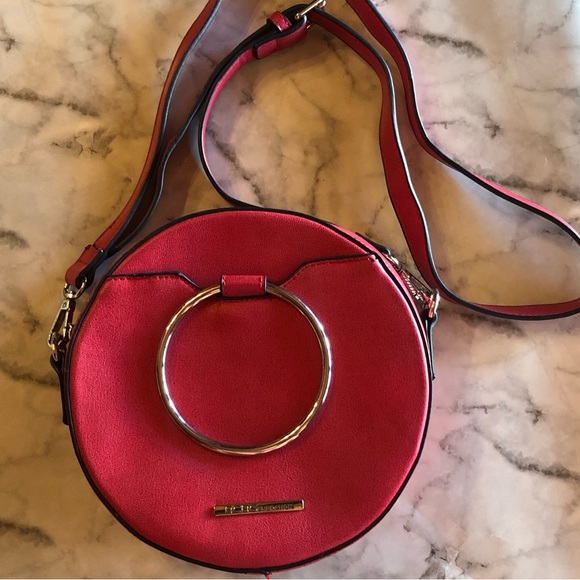 BCBGGeneration Georgina Red Round Crossbody - Picture 3 of 7
